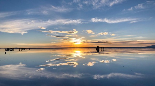 3 DAYS 2 NIGHTS PRIVATE TOUR - UYUNI SALT FLATS AND LAGOONS