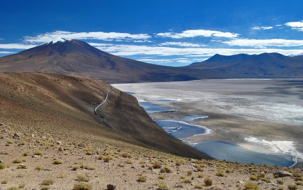 SIX DAYS FIVE NITGHS UYUNI SALT FLATS LAGOONS AND TUNUPA, LICANCABUR, UTURUNCU VOLCANOES PRIVATE TOUR TO 1 PERSON OR 4 PEOPLE